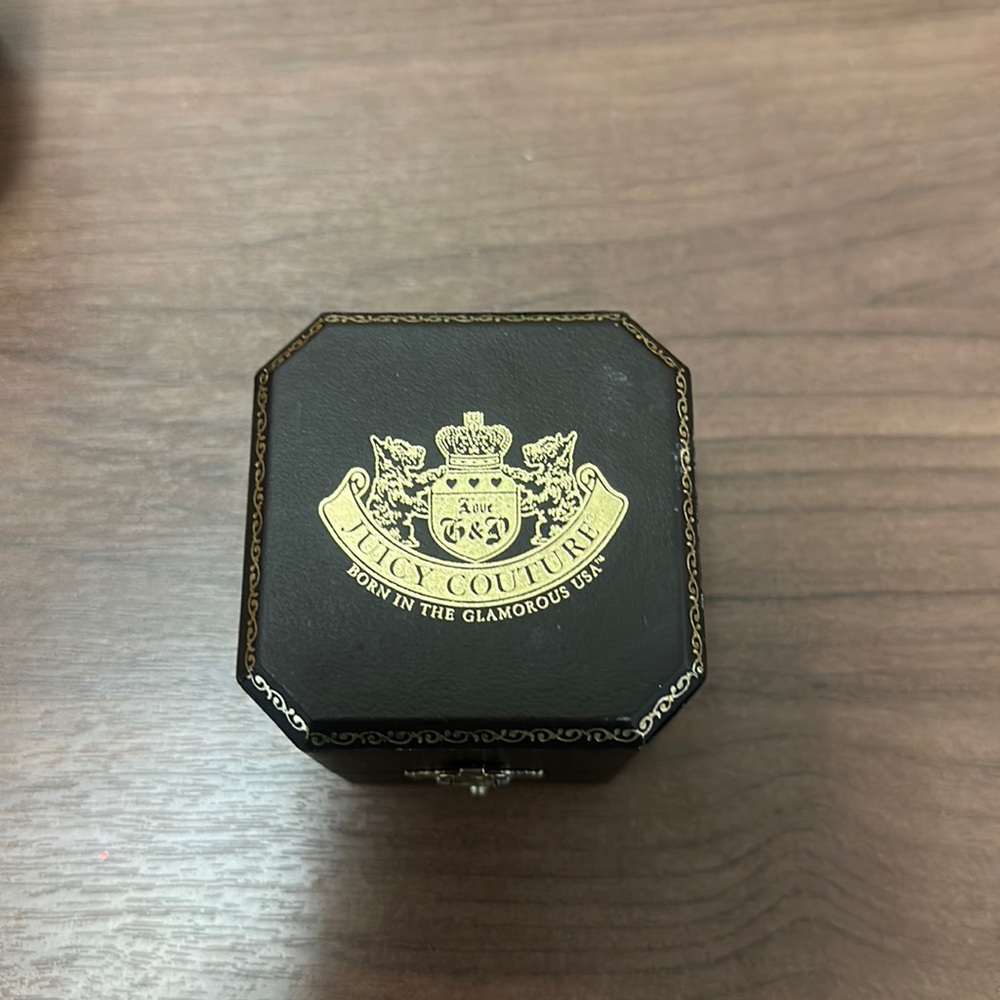 Juicy charm for bracelet